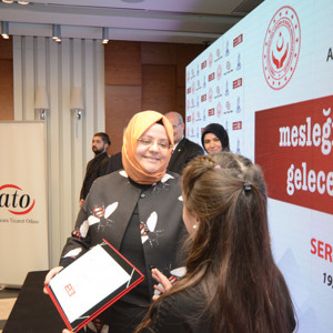 Bakan Selçuk, "Mesleğim Var Geleceğim Var" Programının Sertifika Törenine Katıldı - fotoğraf 4