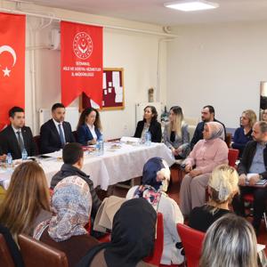 İl Müdürümüz Sn. Ömer TURAN’ın Katılımıyla, Engelli Hizmetleri Birimimiz ile Değerlendirme ve İstişare Toplantısı Gerçekleştirilmiştir - fotoğraf 1