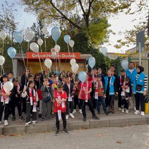 Çocuk Hakları Durağı’nda Mavi–Beyaz Balonlar Umutla Yükseldi   - fotoğraf 1