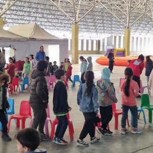 Yabancı Çocukların Uyumuna Destek: Mobil Çocuk Dostu Alan Tırı Emek Mahallesi'nde Kuruldu - fotoğraf 1