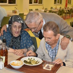 Kıymetli büyüklerimizin tecrübesi, toplum olarak en değerli hazinemiz - fotoğraf 1