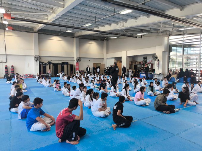 Gençlik ve Spor İl Müdürlüğü bünyesindeki Tekvando kursunda hem fiziksel ve zihinsel gelişim gösteriyorlar hem de sosyalleşerek eğlenceli zaman geçiriyorlar.     