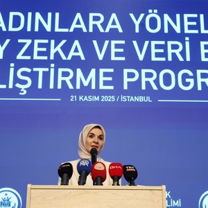 Bakanımız Göktaş, Kadınlara Yönelik Yapay Zeka ve Veri Bilimi Geliştirme Programı'nda konuştu - fotoğraf 4