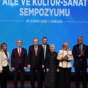 Cumhurbaşkanı Erdoğan ve Aile ve Sosyal Hizmetler Bakanımız Göktaş, “Aile ve Kültür-Sanat Sempozyumu“ kapanış oturumuna katıldı - fotoğraf 7
