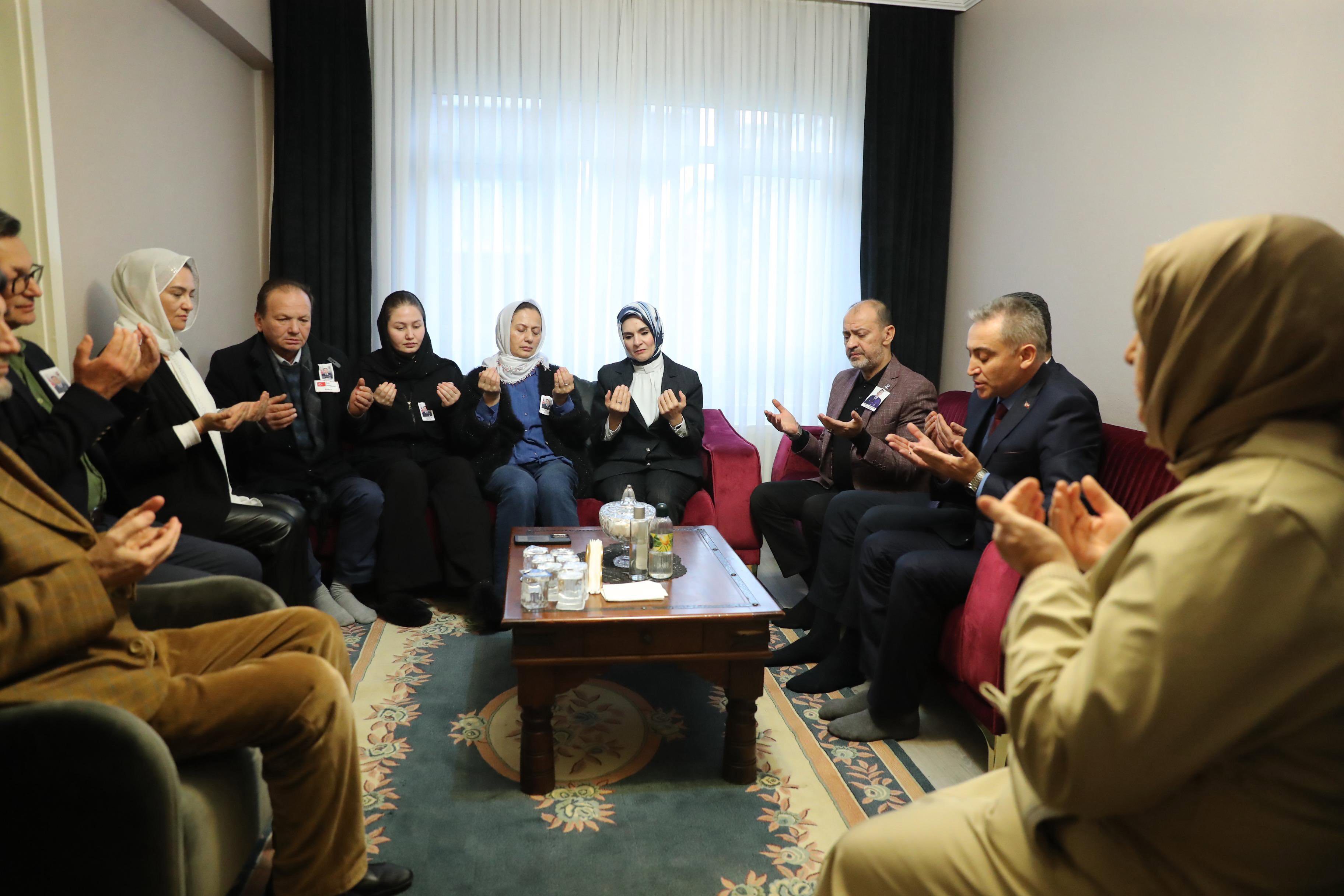 Bakanımız Sayın Mahinur Özdemir Göktaş Aziz Şehidimizin Kıymetli Ailesini  Ziyareti Etti - fotoğraf 4