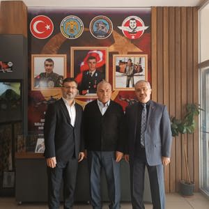 Şehit Şehit Şükrü Karadirek’in Kıymetli Babası İbrahim Karadirek ile birlikte Okul İdaresi ve Öğretmenlerine Ziyaret - fotoğraf 1