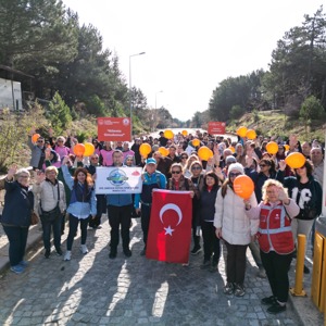 Spil Dağı’nda 25 Kasım Farkındalık Yürüyüşü Gerçekleştirildi - fotoğraf 5