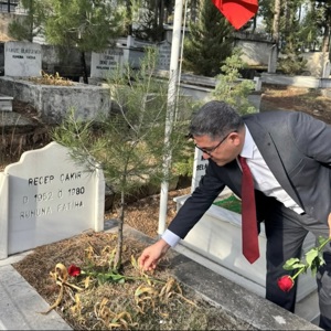 İl Müdürümüz Adem YÜCEL Şehit Öğretmenimiz Recep ÇAKIR ziyaret ederek rahmet ve minnetle anıldı. - fotoğraf 1