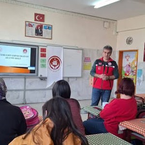 Ailelerin Farkındalıklarının Artırılması Amacıyla Söyleşi Programı Gerçekleştirildi - fotoğraf 4