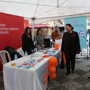 Samsun’da Kadına Yönelik Şiddete Karşı Farkındalık Etkinliği Düzenlendi - fotoğraf 49