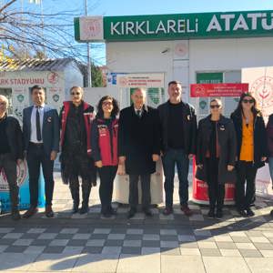 25 Kasım Kadına Yönelik Şiddete Karşı Uluslararası Mücadele Günü kapsamında Kırklareli’nde farkındalık çalışmaları, tüm paydaş kurumların güç birliğiyle gerçekleştirildi. - fotoğraf 8