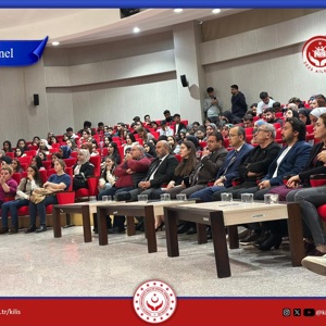Kilis 7 Aralık Üniversitesinde “Kadına Yönelik Şiddetle Mücadele” Paneli Gerçekleştirildi - fotoğraf 6