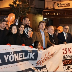 25 Kasım Kadına Yönelik Şiddetle Uluslararası Mücadele Günü kapsamında, “Turuncu Gece Farkındalık Yürüyüşü” gerçekleştirildi. - fotoğraf 1