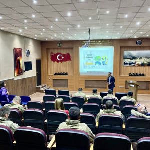 Yüksekova 3. Piyade Komutanlığında Eğitim - fotoğraf 1