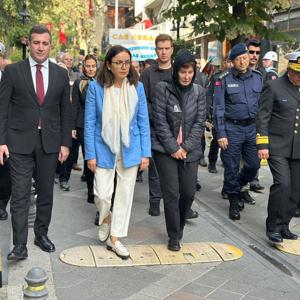 Valimiz Dr. Hülya Kaya, İl Müdürümüz Arif Laçin ve Protokol, Muharip Gazimiz Rüknettin Savaş’ın Cenaze Törenine Katıldı - fotoğraf 1
