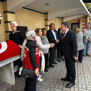 Valimiz Dr. Hülya Kaya, İl Müdürümüz Arif Laçin ve Protokol, Muharip Gazimiz Rüknettin Savaş’ın Cenaze Törenine Katıldı - fotoğraf 2