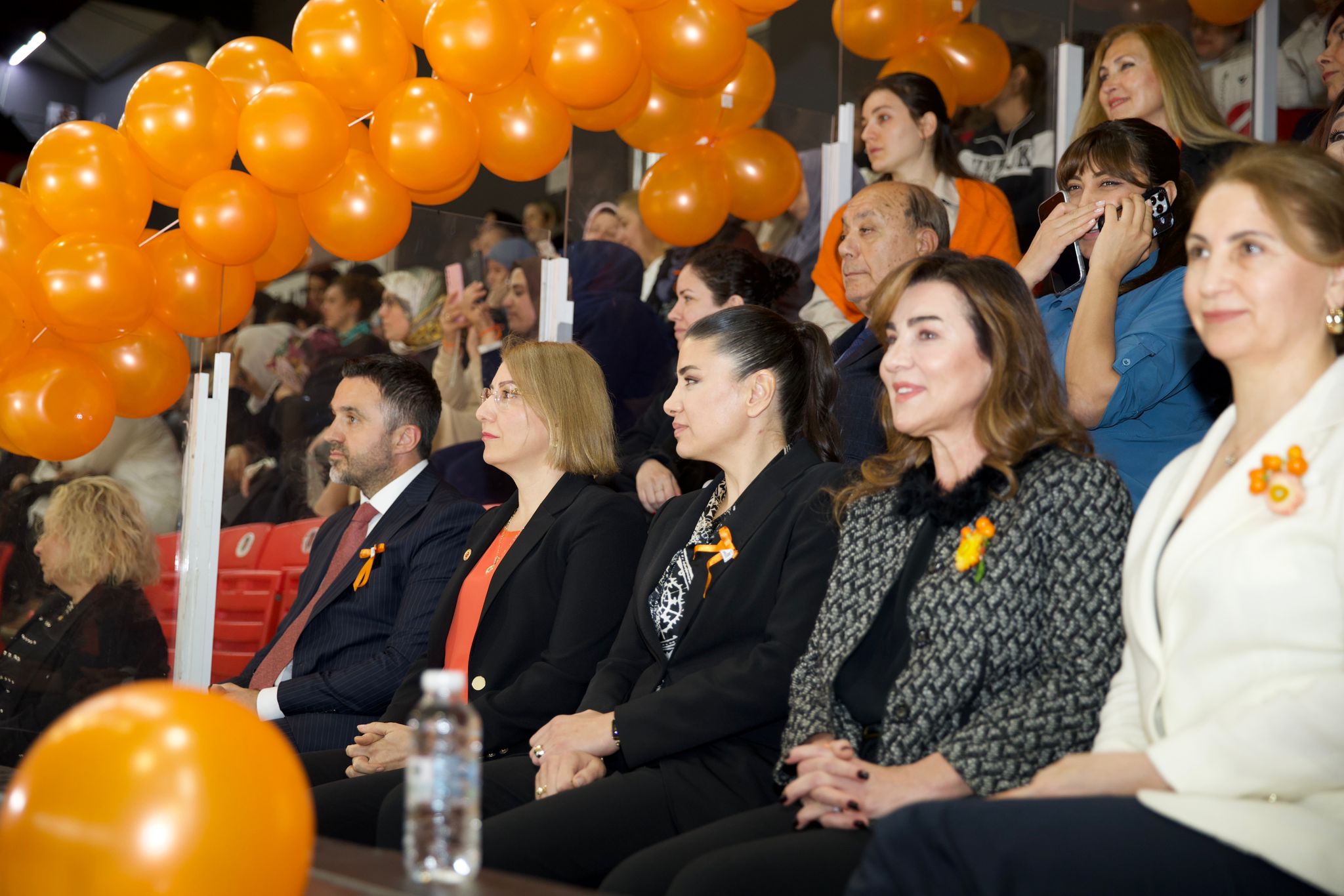 25 Kasım Kadına Yönelik Şiddetle Uluslararası Mücadele Günü Kapsamında Beşiktaş’ta Voleybol Dostluk Maçı Düzenlendi