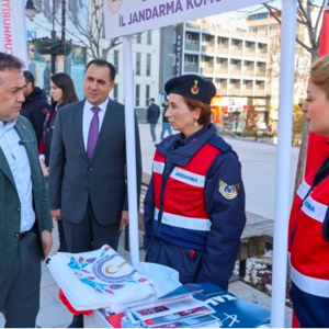 25 Kasım Kadına Yönelik Şiddete Karşı Uluslararası Mücadele Günü Kapsamında Çeşitli Etkinlikler Düzenlendi - fotoğraf 3