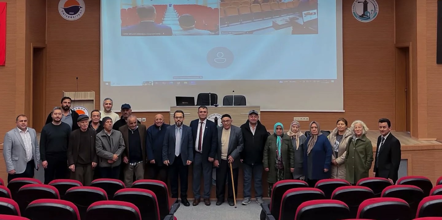 Gerze Huzurevi Sakinlerimiz 3. Yaş Üniversitesi Açılış Programına Katıldı