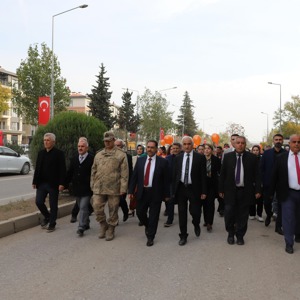25 Kasım’da Şiddete Karşı Farkındalık Yürüyüşü Gerçekleştirdik - fotoğraf 2