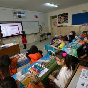 Dünya Çocuk Hakları Günü Kapsamında 9 Okulda “Çocuk Hakları Tanıtımı” Eğitimi Düzenlendi - fotoğraf 1