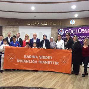 Akdeniz Belediyemizce ''Güçlü Kadın, Güçlü Gelecek'' Temalı Seminer Düzenlendi - fotoğraf 1