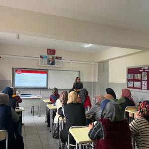 Aile Hukuku ve Bakanlığımız Hizmet Modelleri Tanıtımı konulu eğitim düzenlenmiştir. - fotoğraf 2