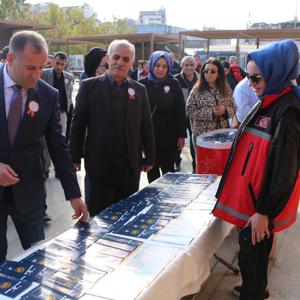 25 Kasım Kadına Yönelik Şiddetle Mücadele Gününde Hep Birlikte Sessiz Çığlık İçin Yürüyüşü 🧡✋🏻 - fotoğraf 6