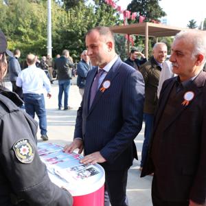 25 Kasım Kadına Yönelik Şiddetle Mücadele Gününde Hep Birlikte Sessiz Çığlık İçin Yürüyüşü 🧡✋🏻 - fotoğraf 15