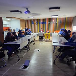 Kadına Yönelik Şiddetle Mücadele ve Bağımlılıktan Koruyan Aile Konularında Seminer - fotoğraf 1
