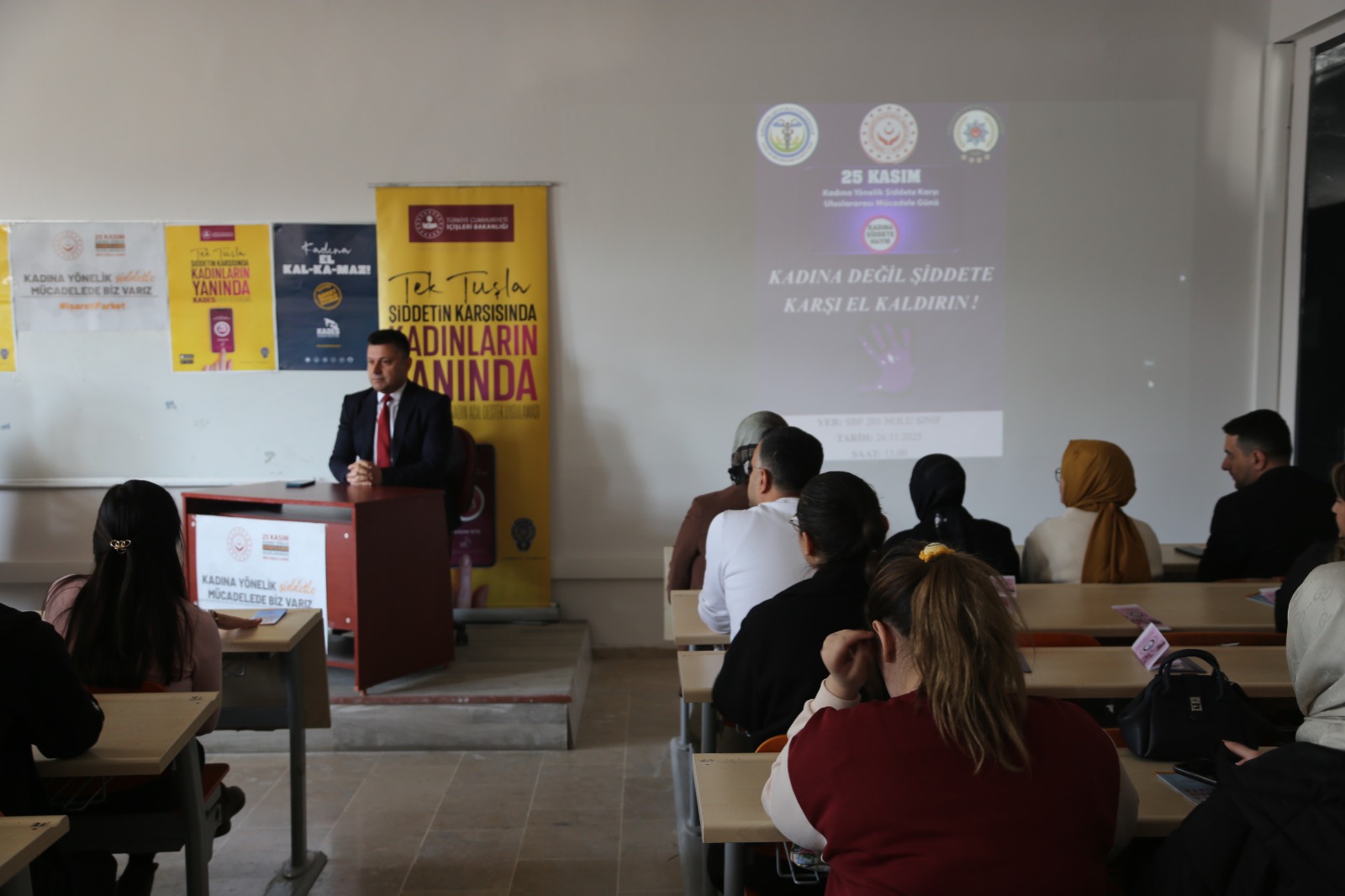 Kadına değil,şiddete karşı el kaldırıyoruz! ✋🟣