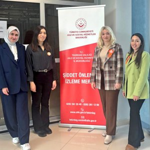 Namık Kemal Üniversitesi Öğrencilerine Kadına Yönelik Şiddetle Mücadele Kapsamında Farkındalık Eğitimi ve Stand Çalışması Gerçekleştirildi - fotoğraf 4