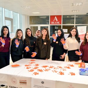 Namık Kemal Üniversitesi Öğrencilerine Kadına Yönelik Şiddetle Mücadele Kapsamında Farkındalık Eğitimi ve Stand Çalışması Gerçekleştirildi - fotoğraf 3