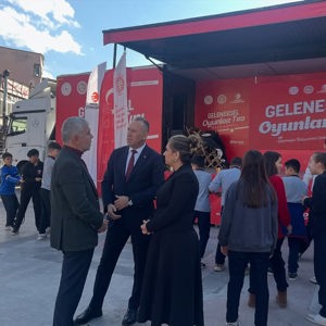 Geleneksel Oyunlar Tırı Sındırgı’da Çocuklarımızla Buluştu - fotoğraf 10