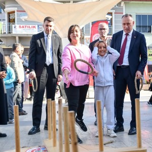 Geleneksel Oyunlar Tırı Sındırgı’da Çocuklarımızla Buluştu - fotoğraf 1