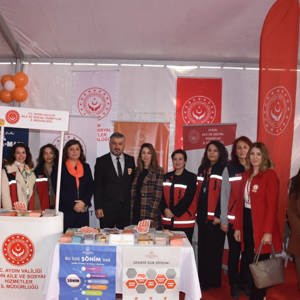 Kadına Yönelik Şiddete Karşı Uluslararası Mücadele Günü Bilgilendirme Standı - fotoğraf 4