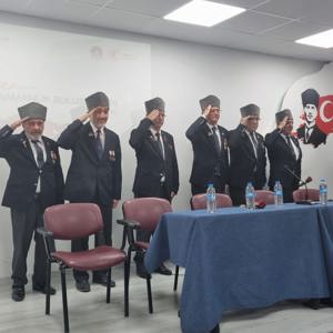 Vatan ve Kahramanlık Buluşmaları: Gazilerimiz Öğrencilerle Bir Araya Geldi   - fotoğraf 2