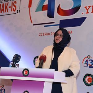 Bakan Selçuk, HAK-İŞ Konfederasyonunun 43. Kuruluş Yıl Dönümü Dolayısıyla Düzenlenen Programa Katıldı - fotoğraf 1