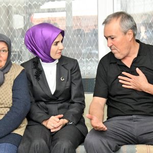 Sayın Bakanımız Mahinur Özdemir Göktaş Şehidimizin Baba Ocağını Ziyaret Etti - fotoğraf 7