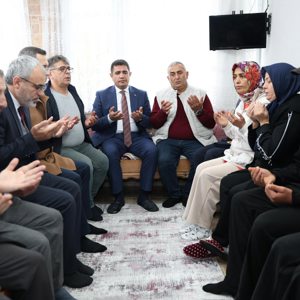 Gazimiz Mesut BAYRAKTAR’ın Babası Alaettin BAYRAKTAR İçin Taziye Ziyareti. - fotoğraf 1