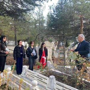 Gümüşhane Üniversitesi öğrencileri ile şehitlerimizin kabrini ziyaret ettik! - fotoğraf 7