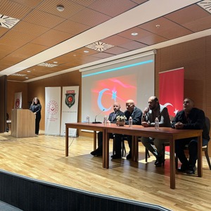 Düzce Üniversitesinde “Vatan ve Kahramanlık” Konulu Söyleşi Gerçekleştirildi. - fotoğraf 2