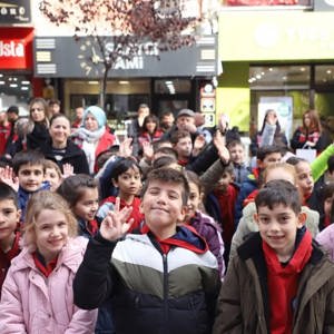 20 Kasım Dünya Çocuk Hakları Gününe Özel Gerçekleştirilen Etkinliklerle Şehir Merkezinde Güçlü Bir Farkındalık Oluşturdu. - fotoğraf 13