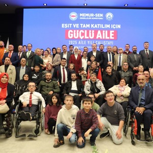 Bakanımız Göktaş "Eşit ve Tam Katılım İçin Güçlü Aile: 2025 Aile Yılı Çalıştayı"na katıldı - fotoğraf 1