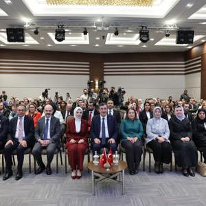 Cumhurbaşkanı Yardımcısı Cevdet Yılmaz ve Bakanımız Göktaş, "Aile ve Nüfus On Yılına Doğru Uluslararası Sempozyumu"nun kapanış programına katıldı - fotoğraf 4