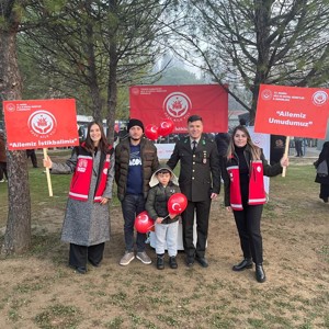 Alaşehir’de Bedelli Erlerin Yemin Töreninde Aile Yılı Tanıtım Standı Kuruldu - fotoğraf 13