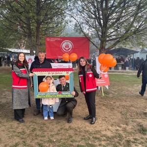 Alaşehir’de Bedelli Erlerin Yemin Töreninde Aile Yılı Tanıtım Standı Kuruldu - fotoğraf 17