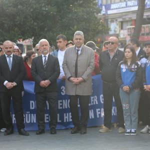 3 Aralık Dünya Engelliler Günü’nde Samsun’da Farkındalık Yürüyüşü ve Anma Töreni Gerçekleştirildi - fotoğraf 21
