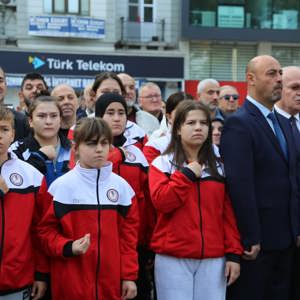 3 Aralık Dünya Engelliler Günü’nde Samsun’da Farkındalık Yürüyüşü ve Anma Töreni Gerçekleştirildi - fotoğraf 24