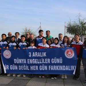 3 Aralık Dünya Engelliler Günü’nde Samsun’da Farkındalık Yürüyüşü ve Anma Töreni Gerçekleştirildi - fotoğraf 3